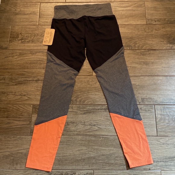 NWT - activewear lot - Picture 4 of 13